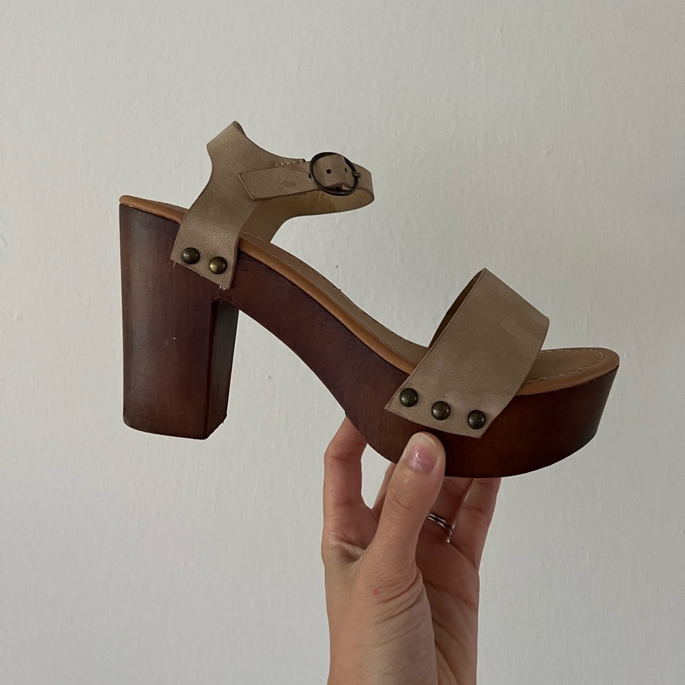 Madden Girl Dani Platform Sandal Tan Gem